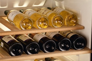 Деревянные полки для вина в холодильник