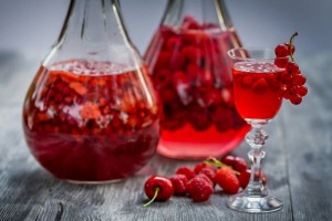 Домашнее вино из ягод ассорти