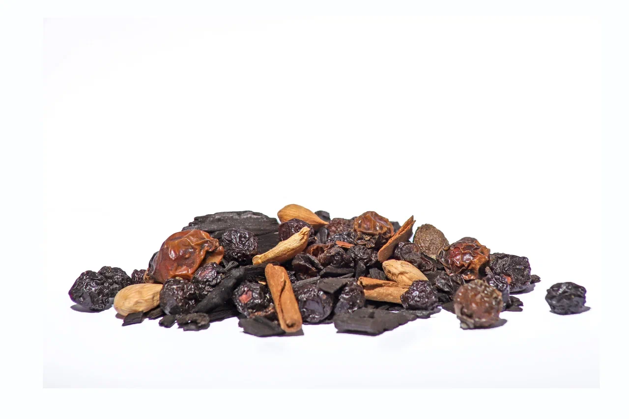 Вишня на коньяке Ликёр. Набор трав и специй для настаивания алкоголя купить в интернет магазине БиоМир